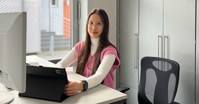 Porträt Mitarbeiterin im Marketingbüro